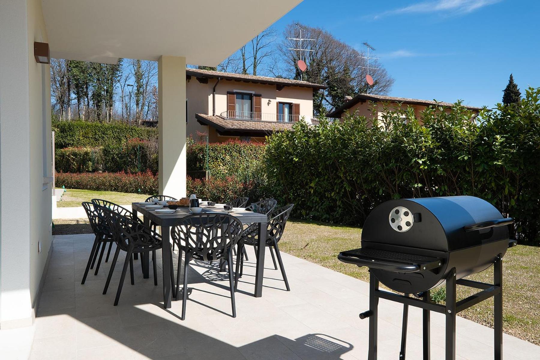 Luxury Villas Gardenia With Private Pool Padenghe sul Garda Bagian luar foto