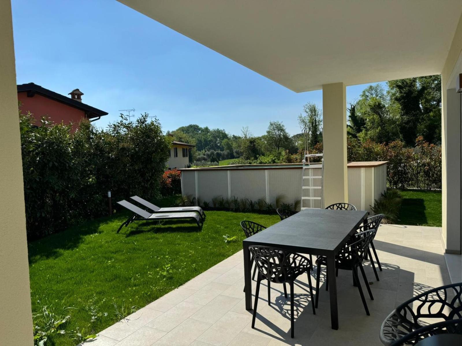 Luxury Villas Gardenia With Private Pool Padenghe sul Garda Bagian luar foto