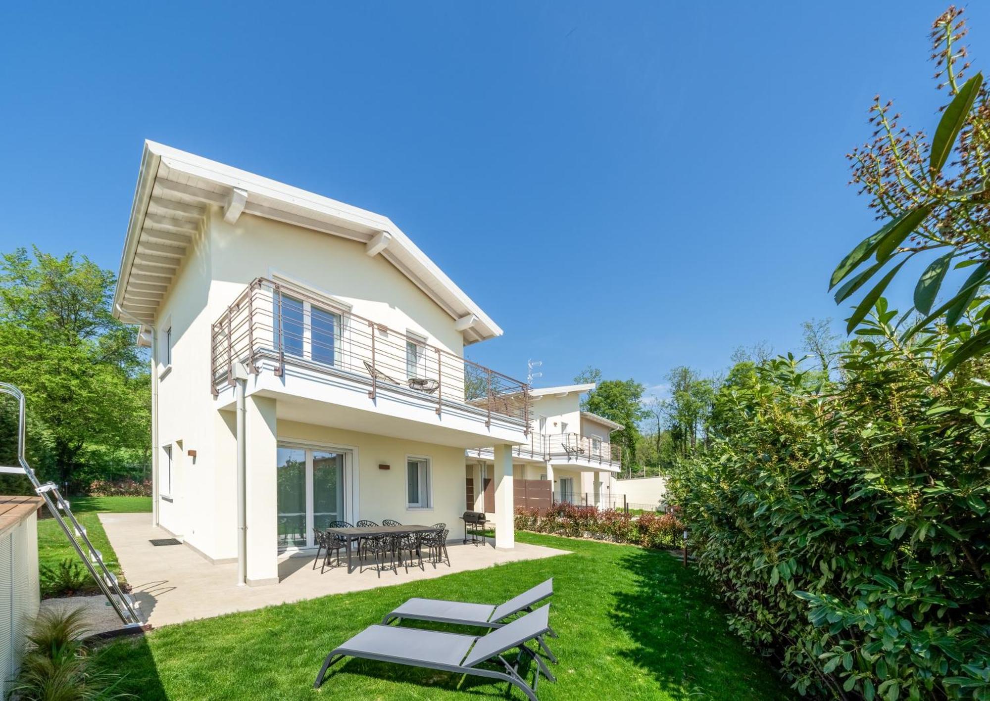 Luxury Villas Gardenia With Private Pool Padenghe sul Garda Bagian luar foto