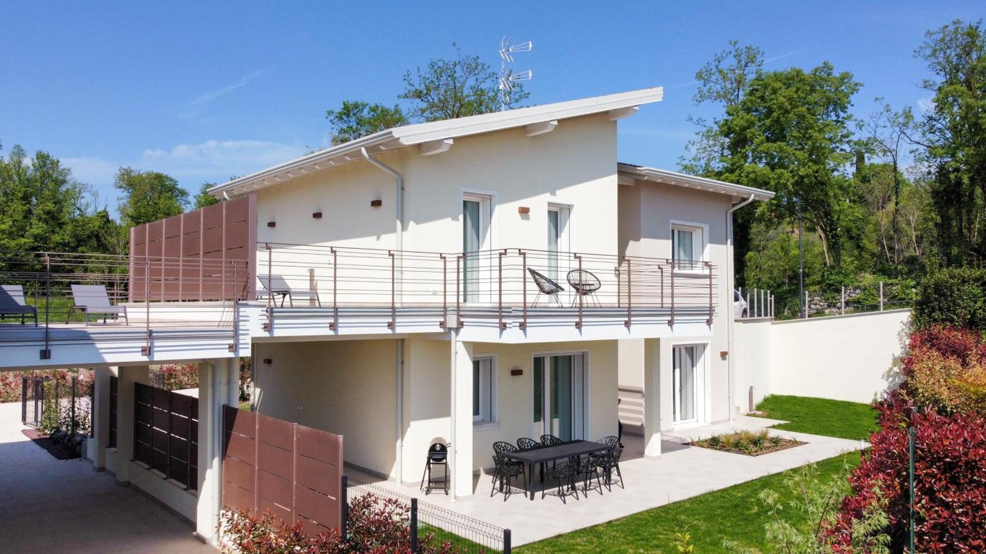 Luxury Villas Gardenia With Private Pool Padenghe sul Garda Bagian luar foto