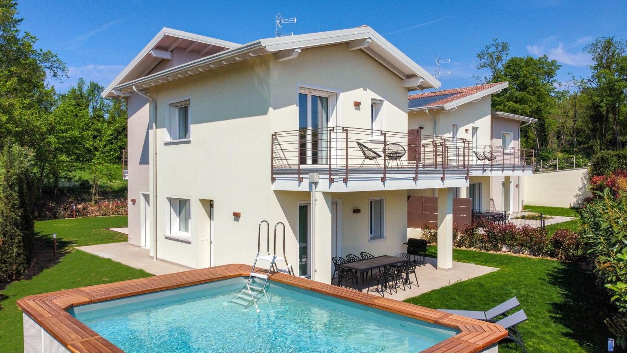 Luxury Villas Gardenia With Private Pool Padenghe sul Garda Bagian luar foto
