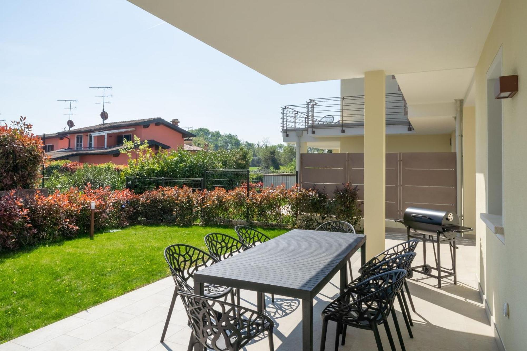 Luxury Villas Gardenia With Private Pool Padenghe sul Garda Bagian luar foto