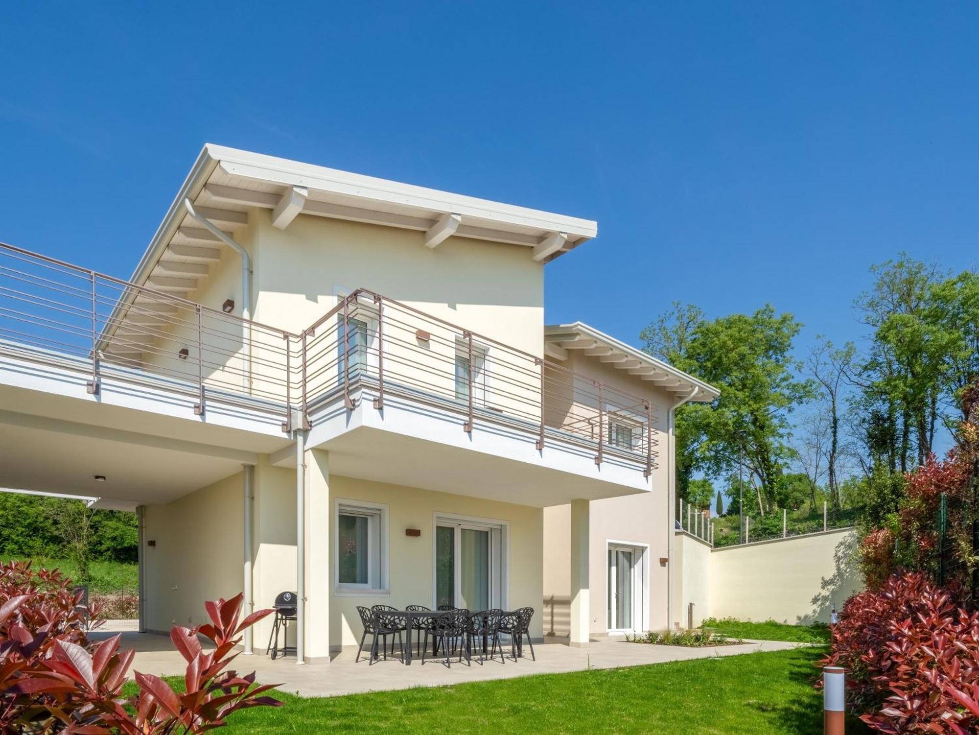 Luxury Villas Gardenia With Private Pool Padenghe sul Garda Bagian luar foto