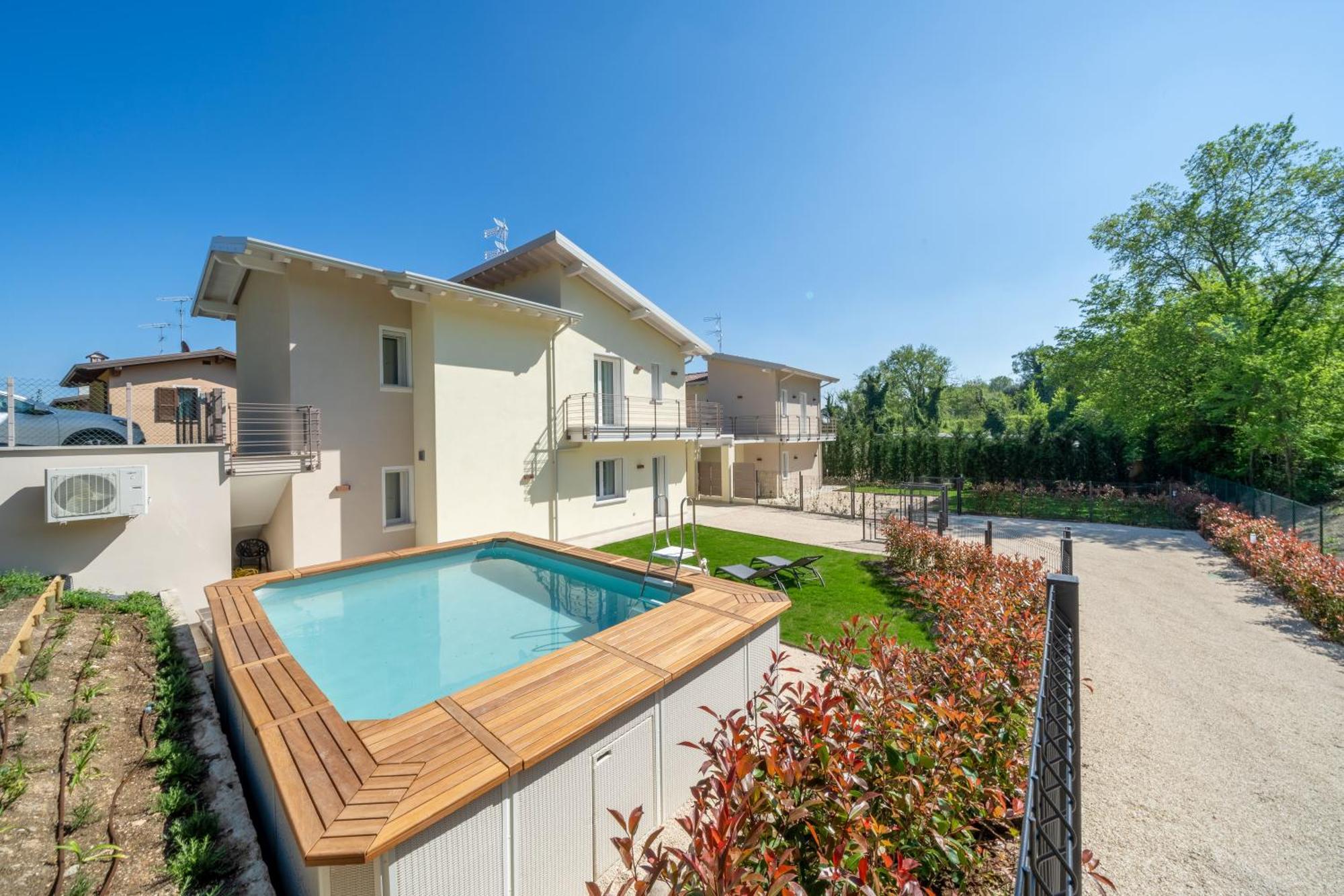 Luxury Villas Gardenia With Private Pool Padenghe sul Garda Bagian luar foto